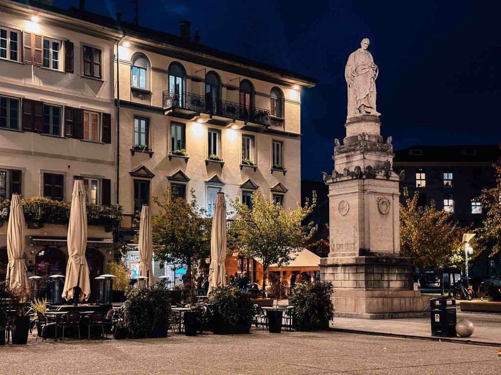 Como Piazza Volta