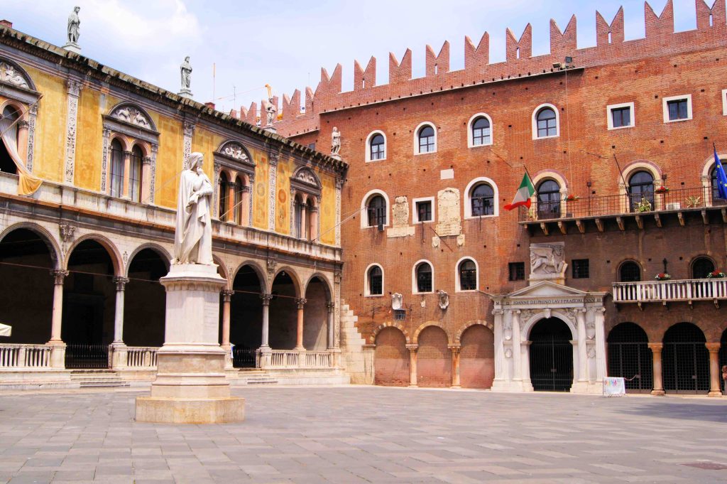 Verona Dei Signori Meydanı